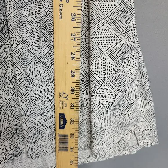 Old Navy Romper Womens Medium Geometric Print Button Front Shorts Rayon Playsuit - Picture 9 of 14